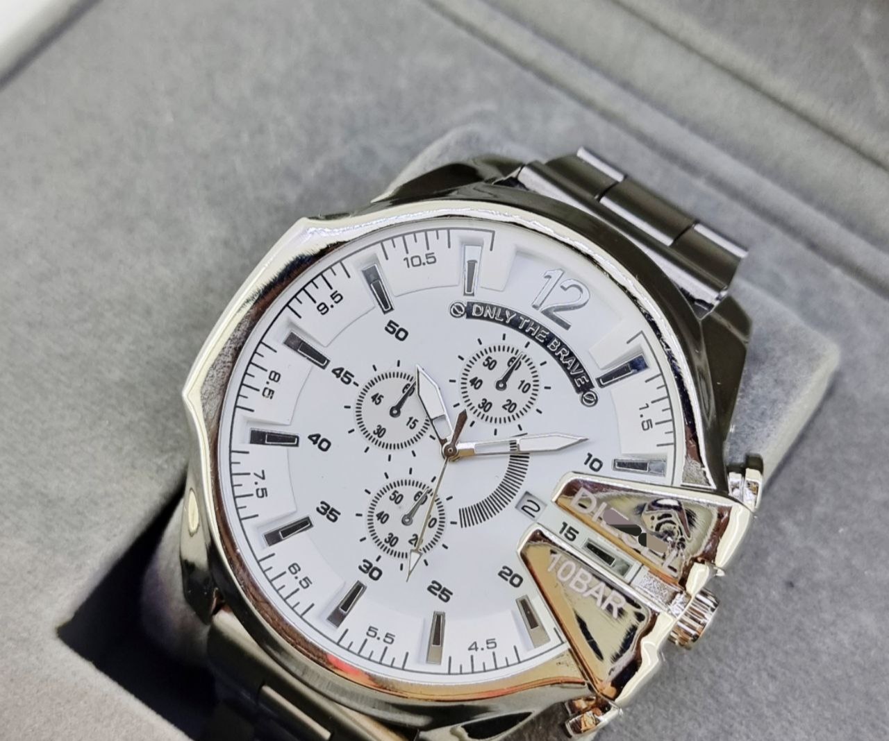 نقره ای صفحه سفید